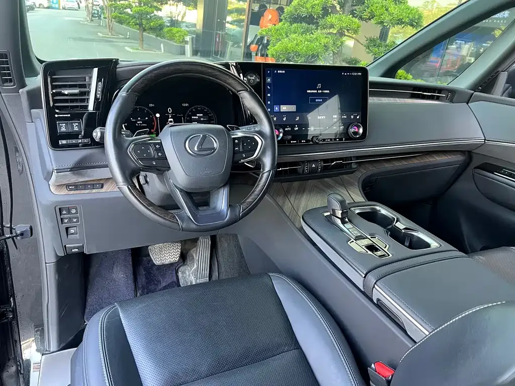 Lexus LM 2023 из CN, фото 4
