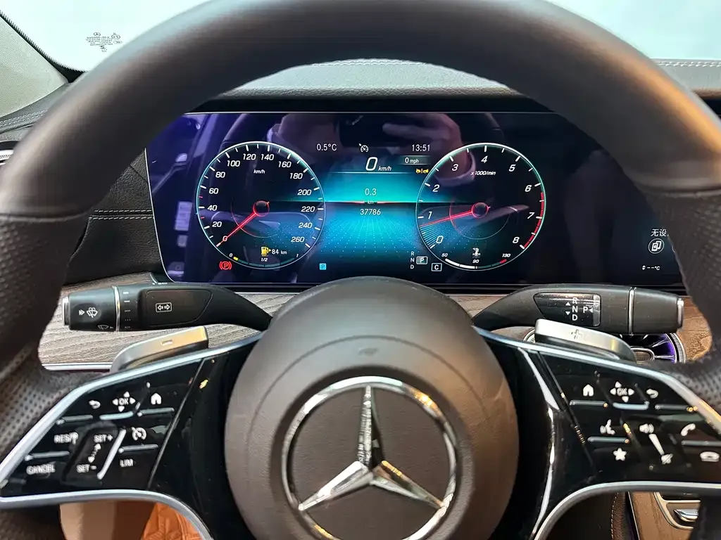 Mercedes-Benz E-Class 2023 из CN, фото 3