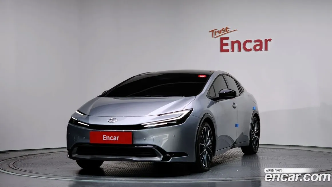 Toyota Prius — фото 1