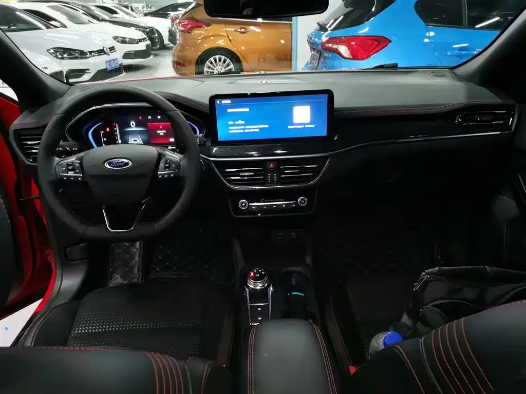 Ford Focus 2022 из CN, фото 10