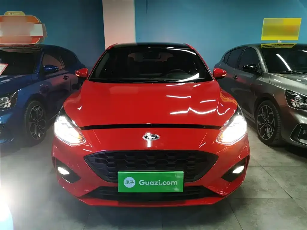 Ford Focus 2022 из CN, фото 2