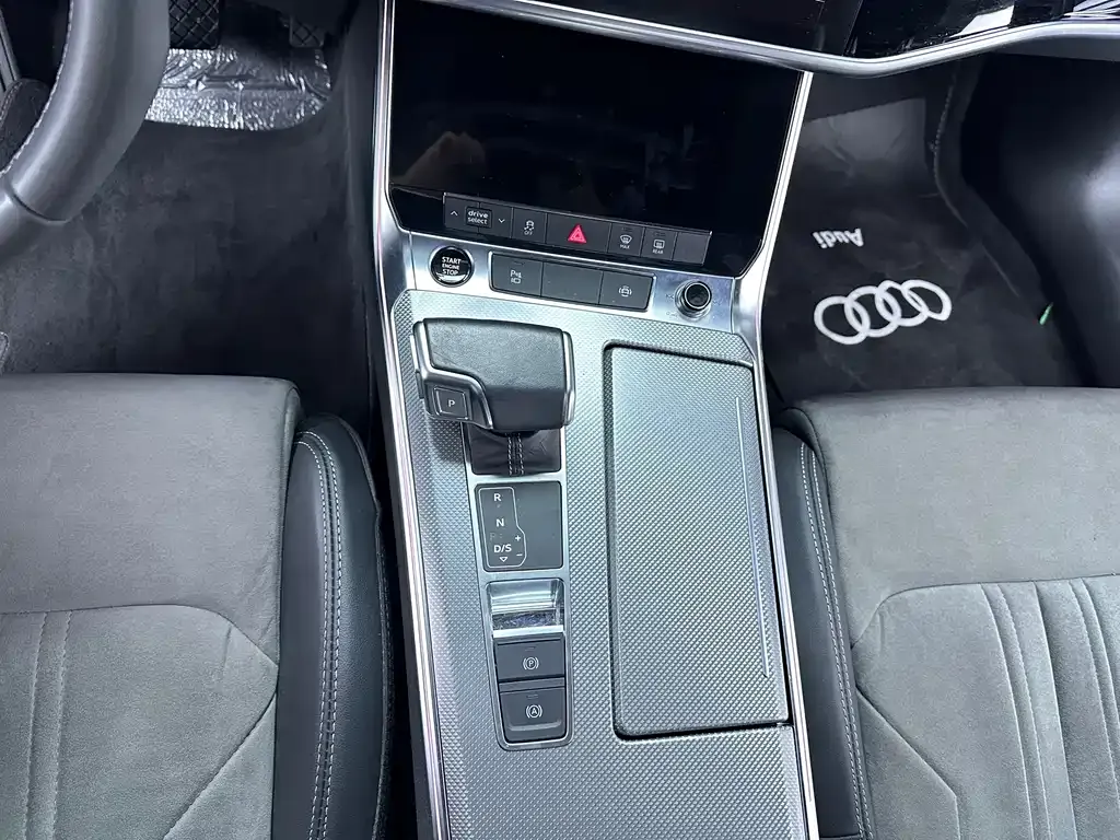 Audi A6L 2022 из CN, фото 8