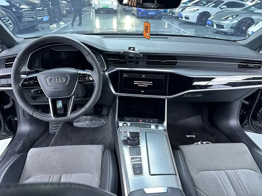 Audi A6L 2022 из CN, фото 10