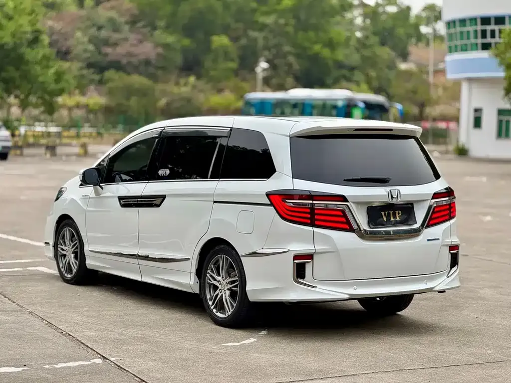 Honda Elysion 2021 из CN, фото 4