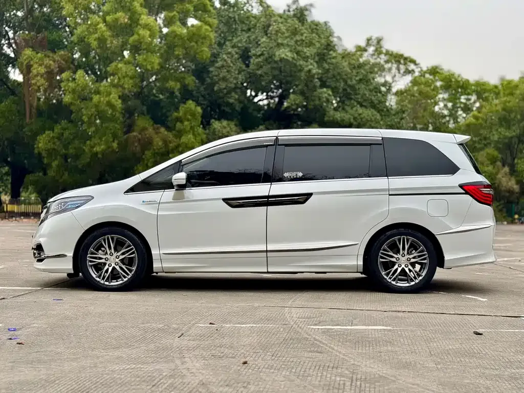 Honda Elysion 2021 из CN, фото 2