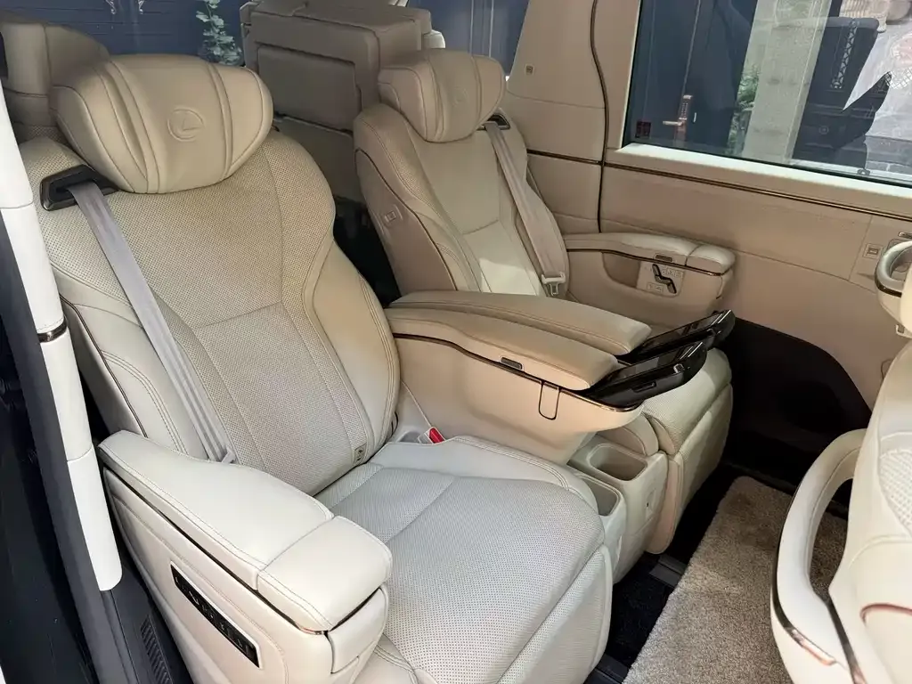 Lexus LM 2024 из CN, фото 2