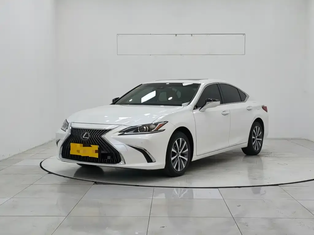 Lexus ES 2022 из CN, фото 1
