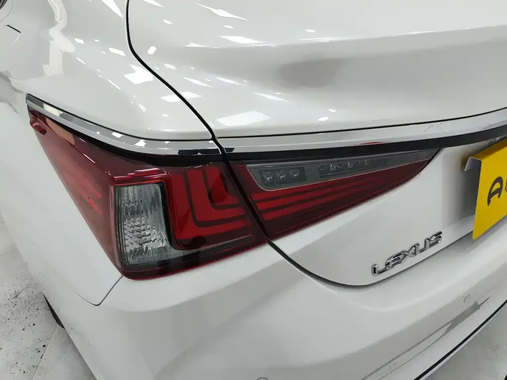 Lexus ES 2022 из CN, фото 7