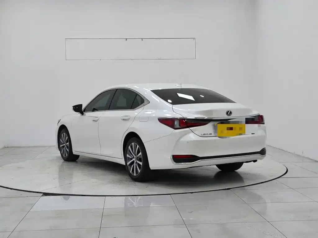 Lexus ES 2022 из CN, фото 9