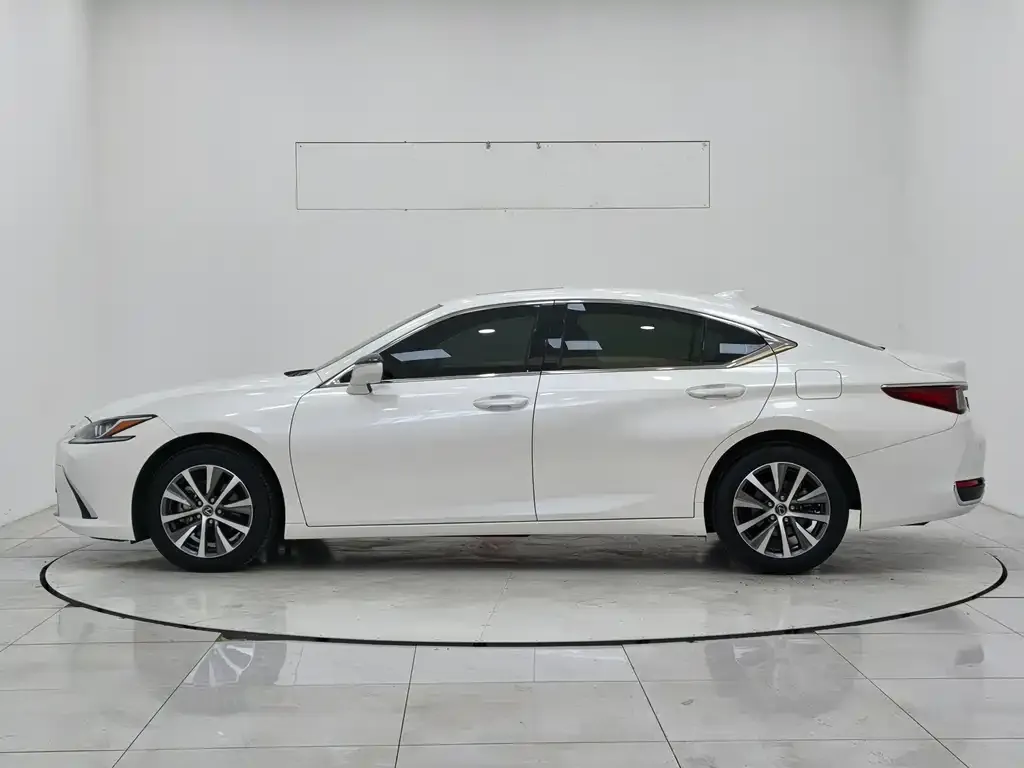 Lexus ES 2022 из CN, фото 5