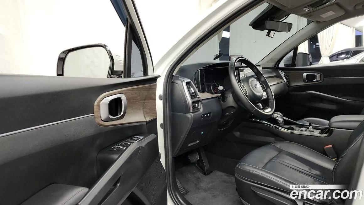 Kia Sorento — фото 10