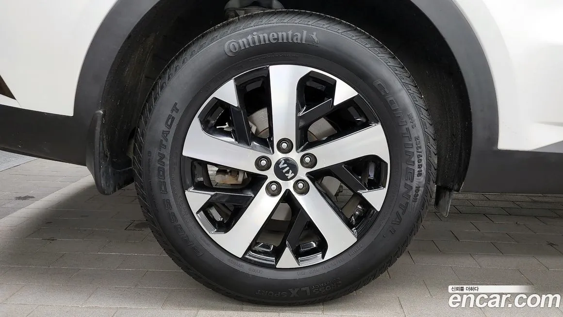Kia Sorento — фото 5
