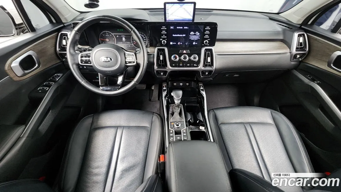 Kia Sorento — фото 7