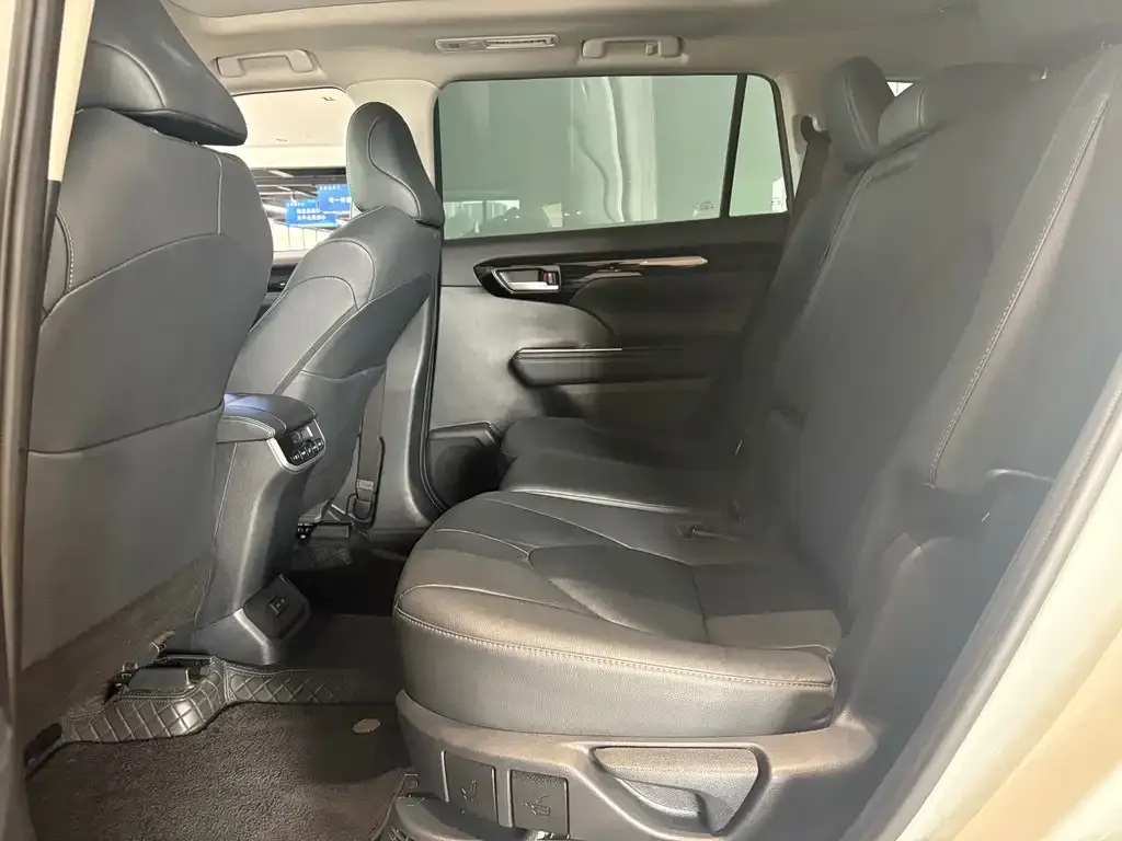 Toyota Highlander 2022 из CN, фото 5