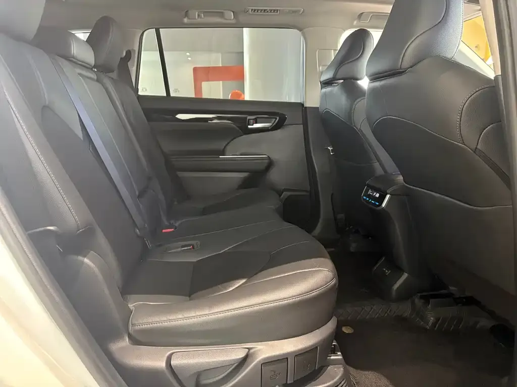 Toyota Highlander 2022 из CN, фото 3