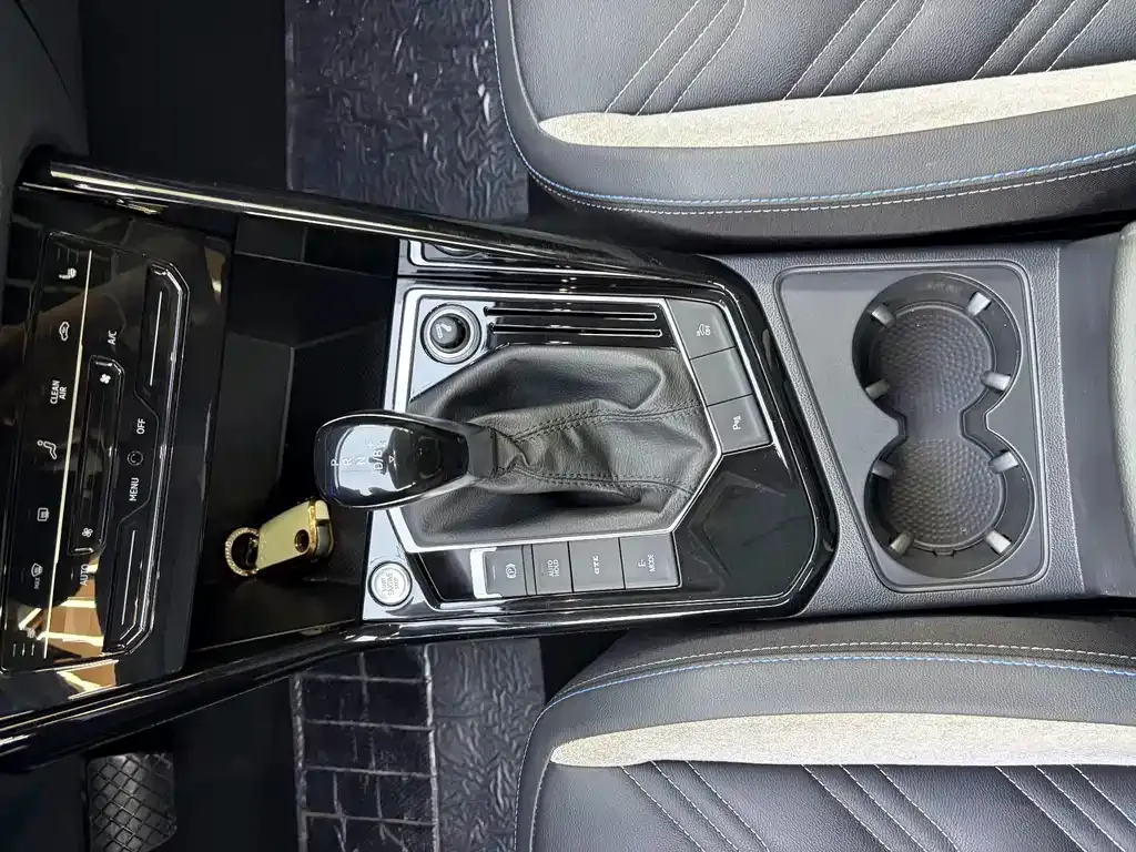 Volkswagen GTE PHEV 2021 из CN, фото 7