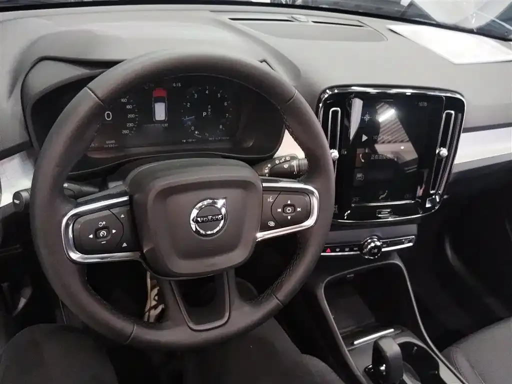 Volvo XC40 2022 из CN, фото 2