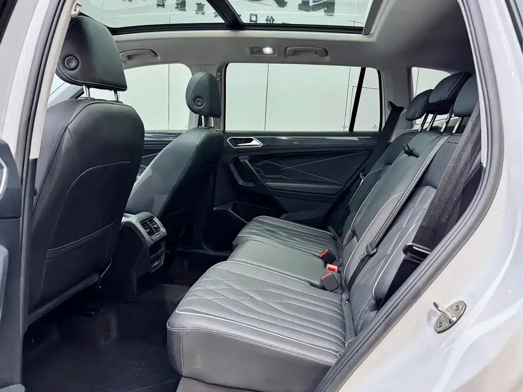 Volkswagen Tiguan L 2024 из CN, фото 4