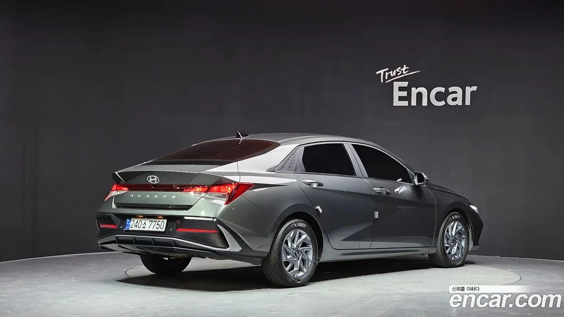 Hyundai AVANTE — фото 3