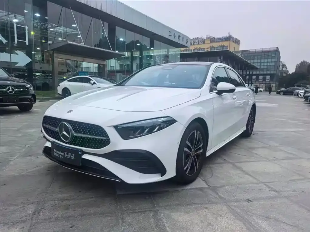 Mercedes-Benz A-Class 2023 из CN, фото 1