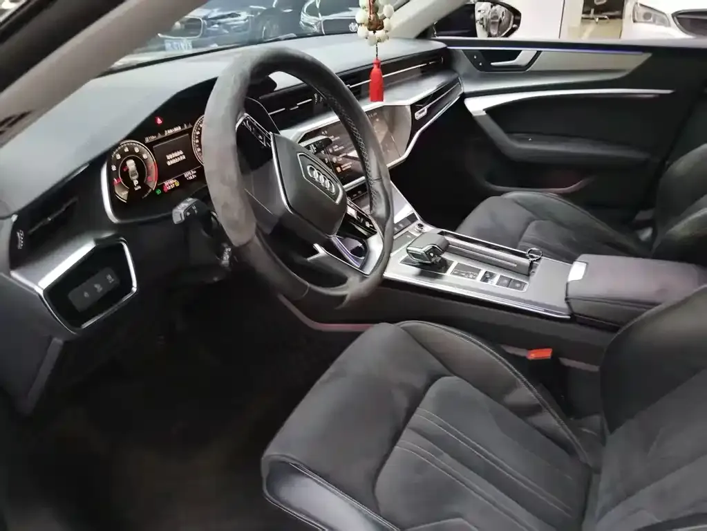 Audi A7L 2022 из CN, фото 7
