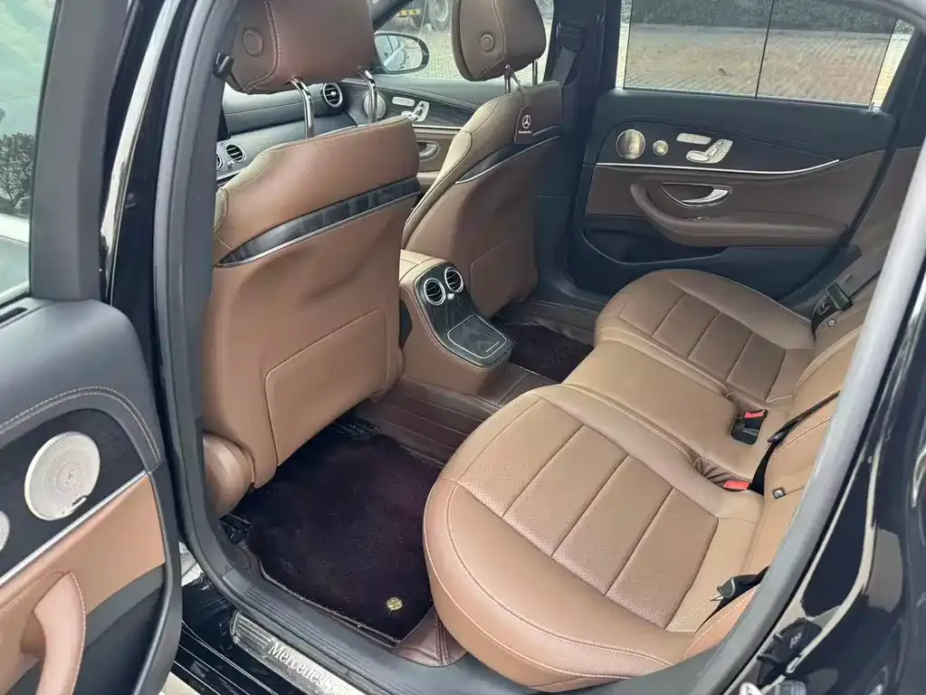 Mercedes-Benz E-Class 2023 из CN, фото 3