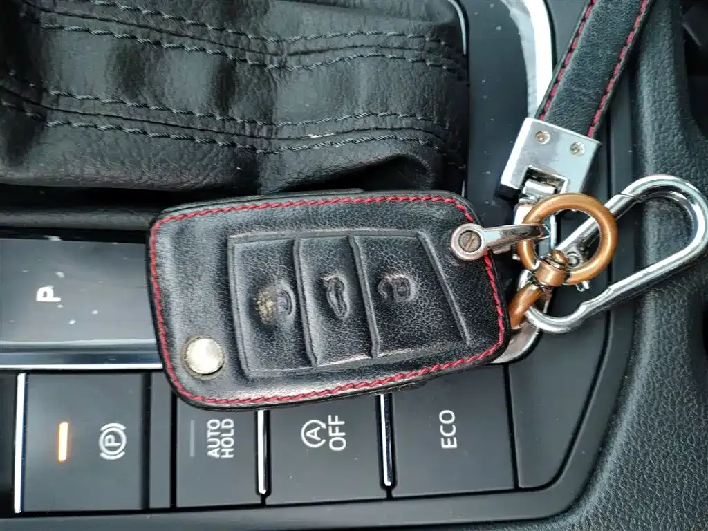 Volkswagen Bora 2024 из CN, фото 9