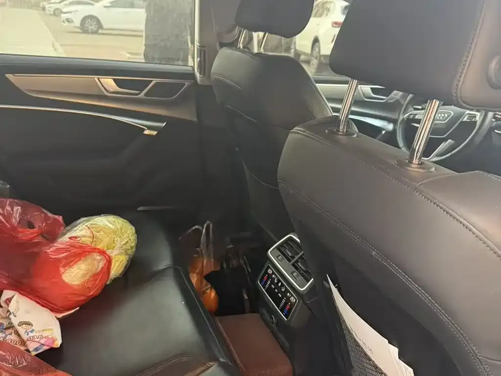 Audi A7 2024 из CN, фото 2