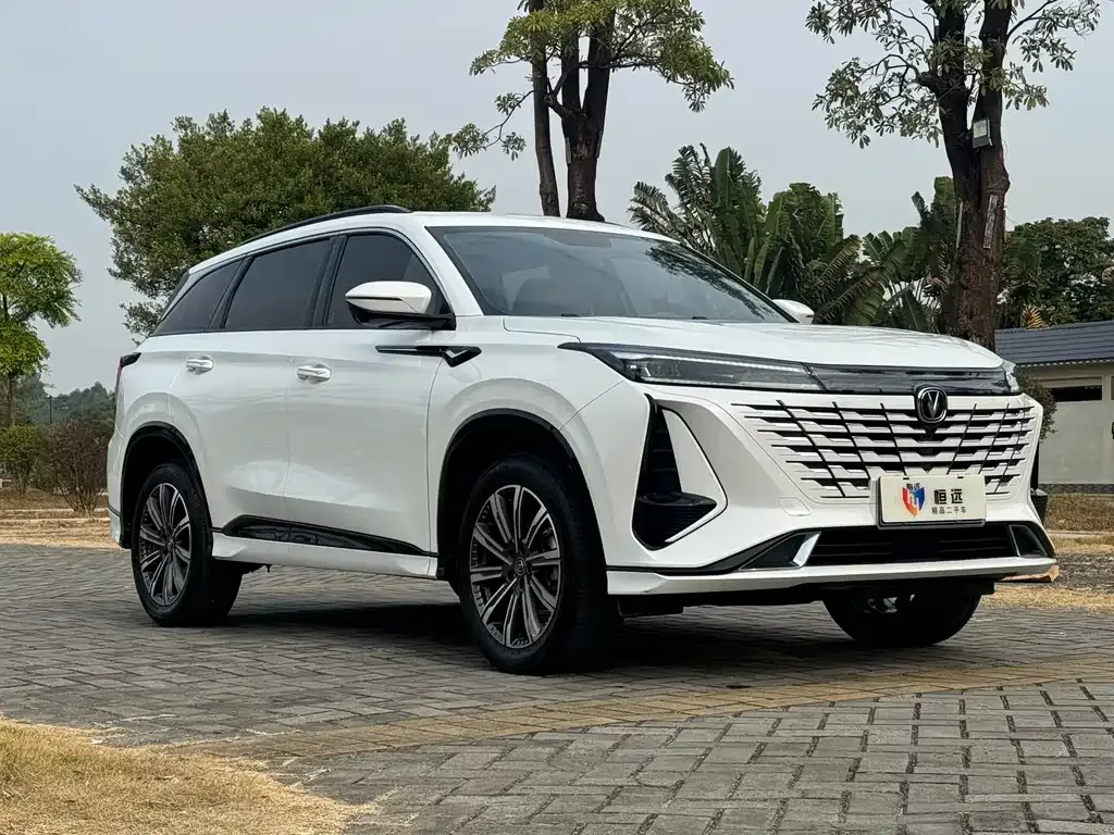 Changan CS75PLUS — фото 3