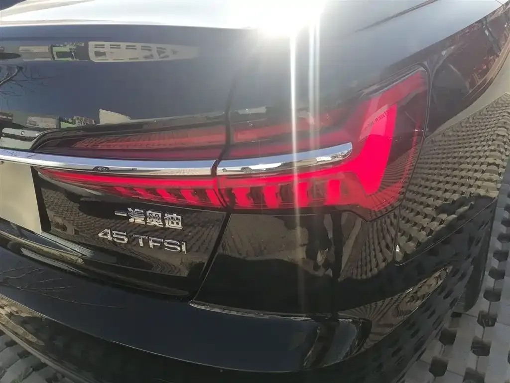Audi A6L 2021 из CN, фото 9