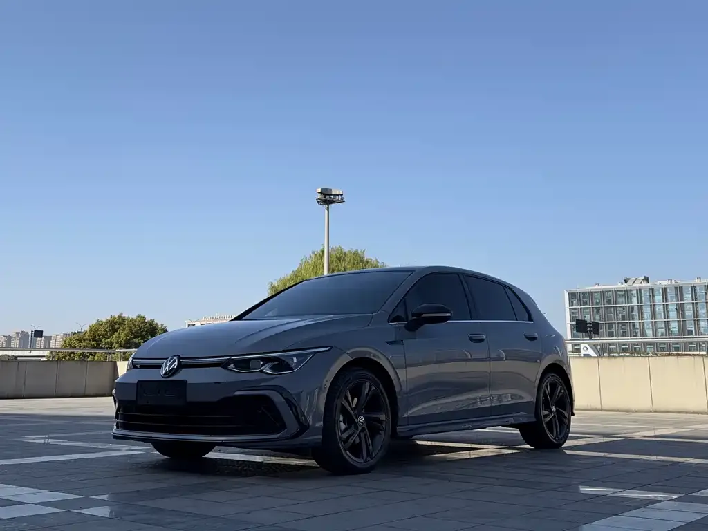 Volkswagen Golf 2023 из CN, фото 1