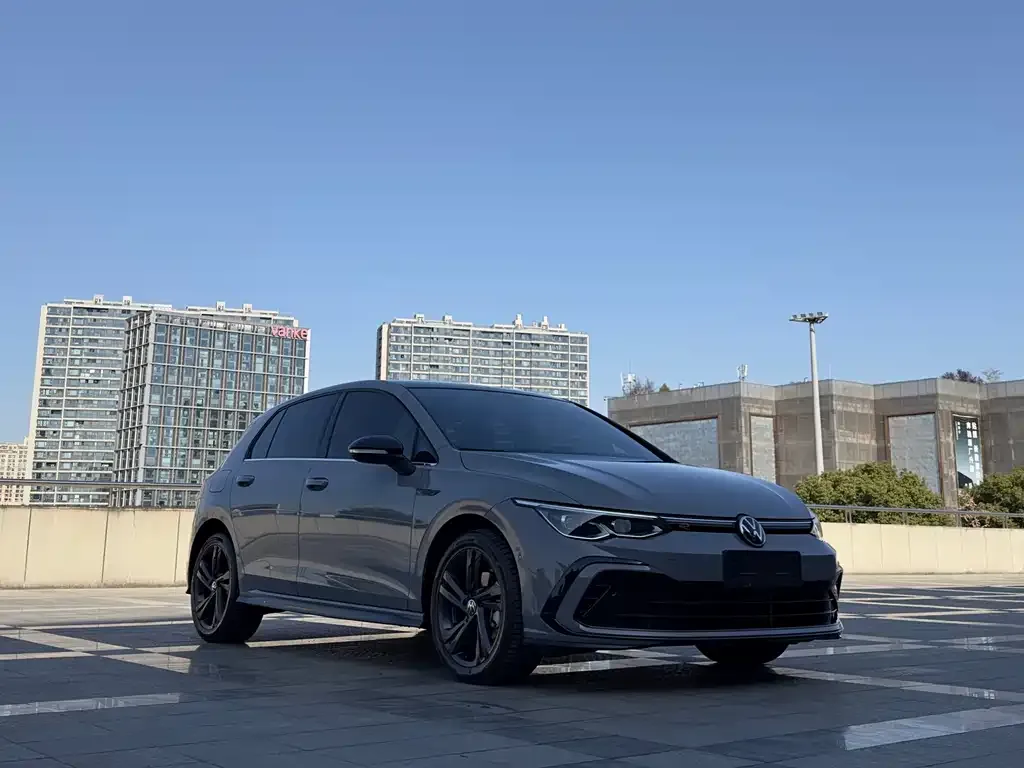 Volkswagen Golf 2023 из CN, фото 3
