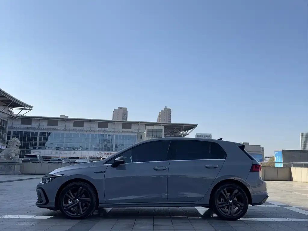 Volkswagen Golf 2023 из CN, фото 6