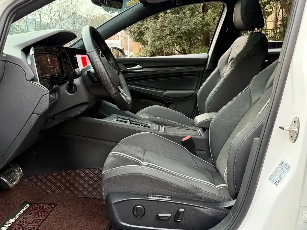 Volkswagen Golf 2021 из CN, фото 3