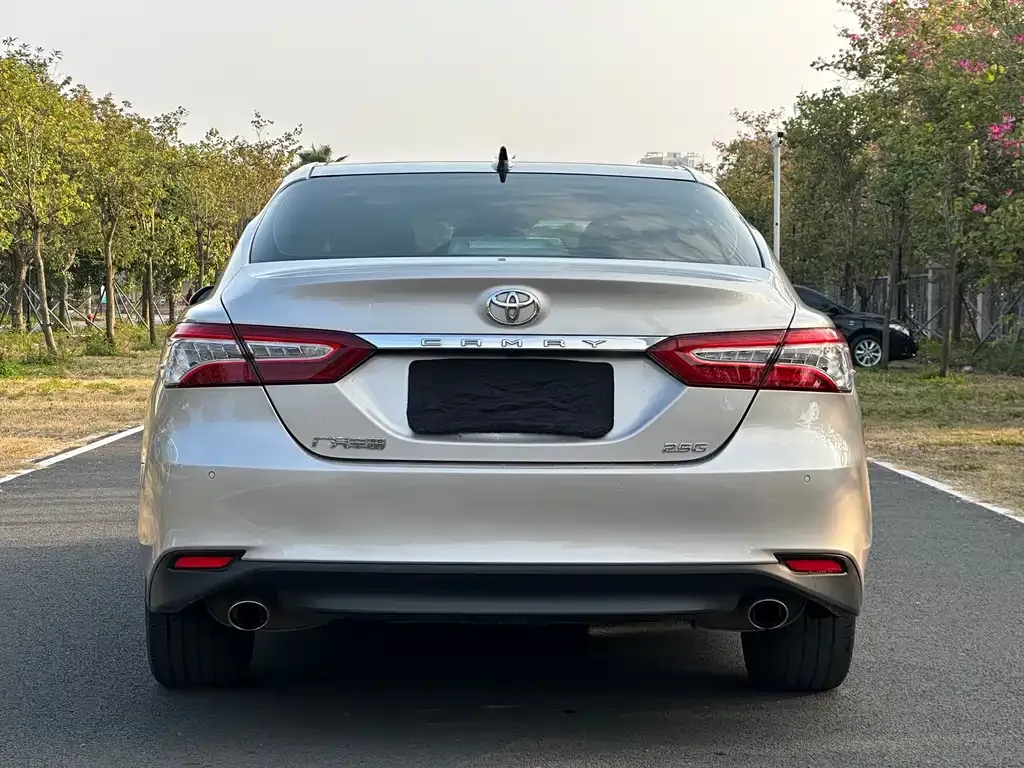 Toyota Camry 2021 из CN, фото 2