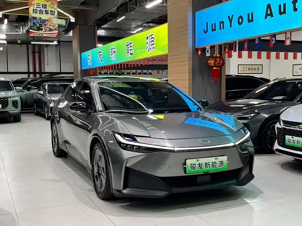 Toyota bZ3 2023 из CN, фото 10