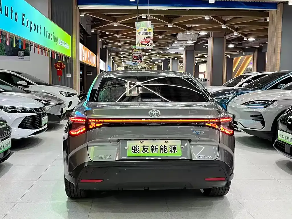 Toyota bZ3 2023 из CN, фото 9