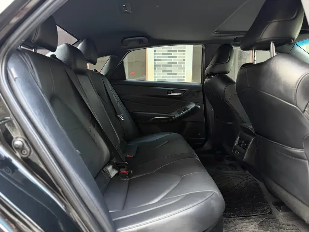 Toyota Avalon 2023 из CN, фото 2