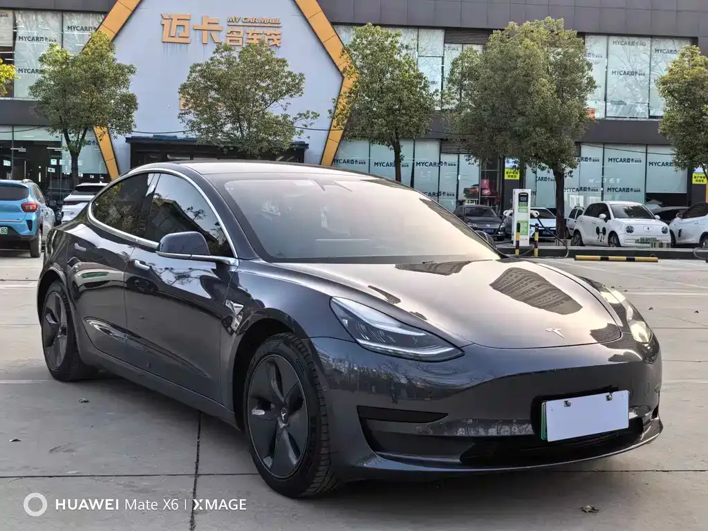 Tesla Model 3 — фото 10
