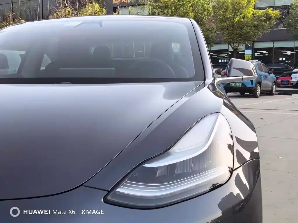 Tesla Model 3 — фото 3
