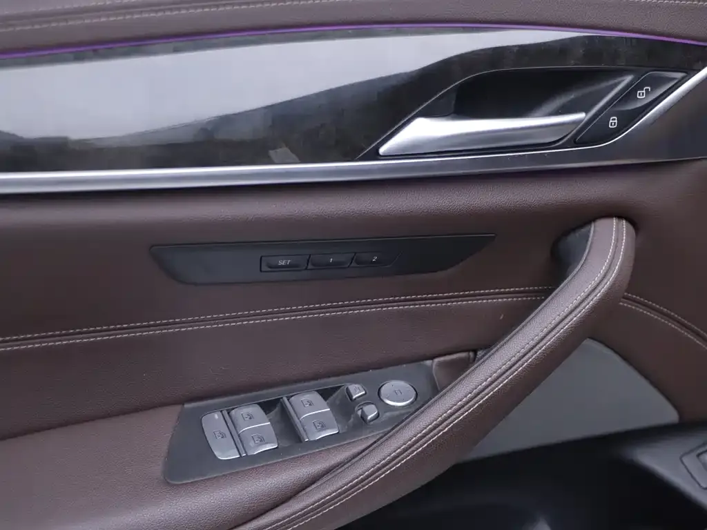 BMW 5 Series New Energy — фото 10