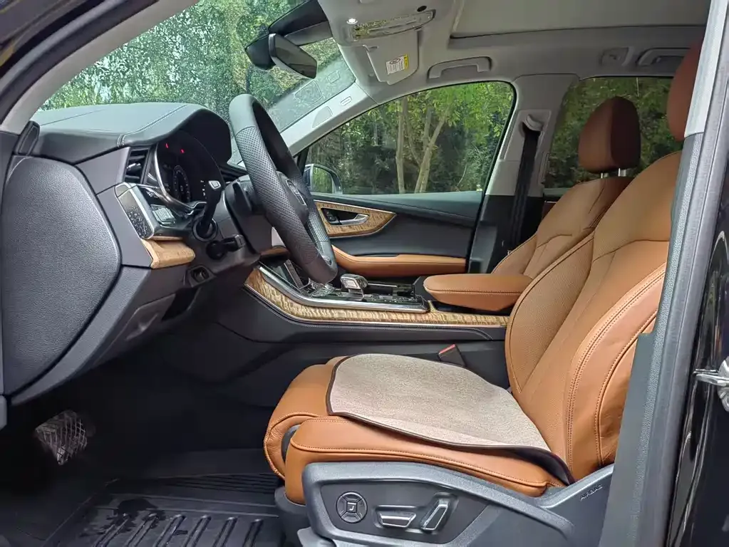 Audi Q7 2025 из CN, фото 2