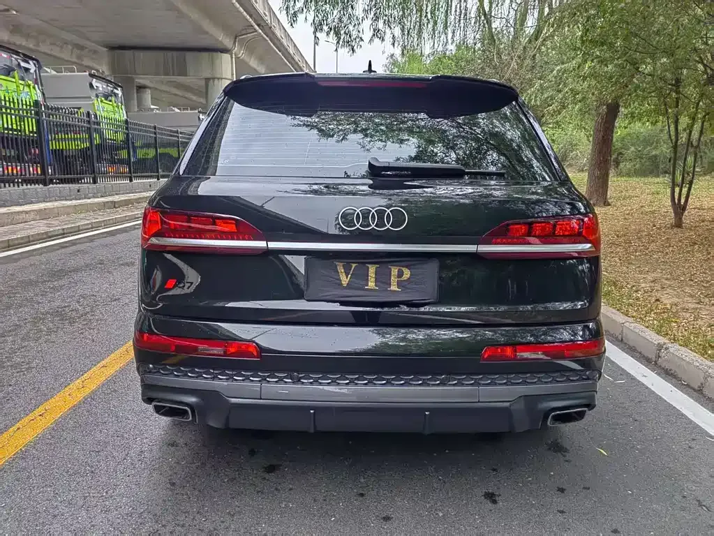 Audi Q7 2025 из CN, фото 10