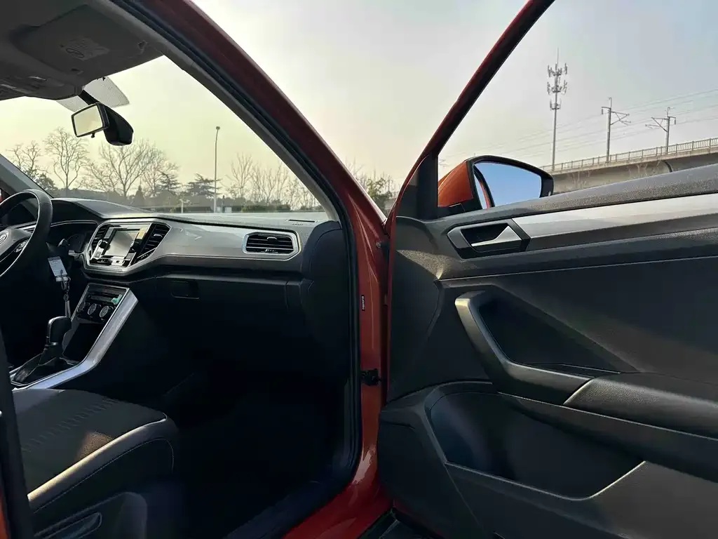 Volkswagen T-Roc 2021 из CN, фото 9