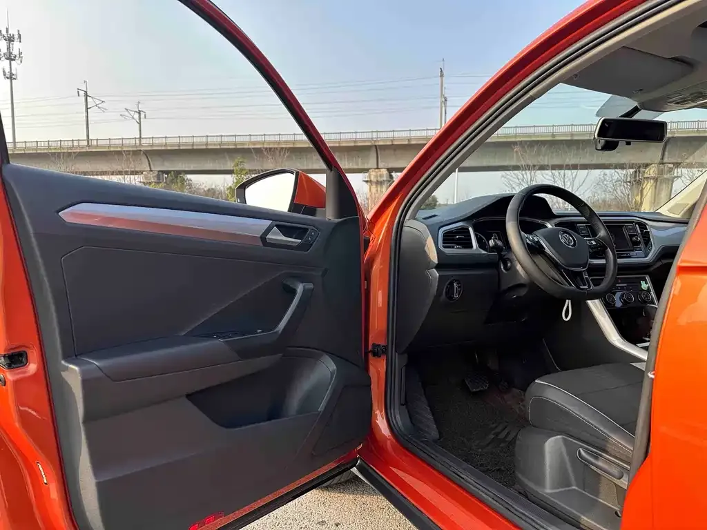 Volkswagen T-Roc 2021 из CN, фото 2