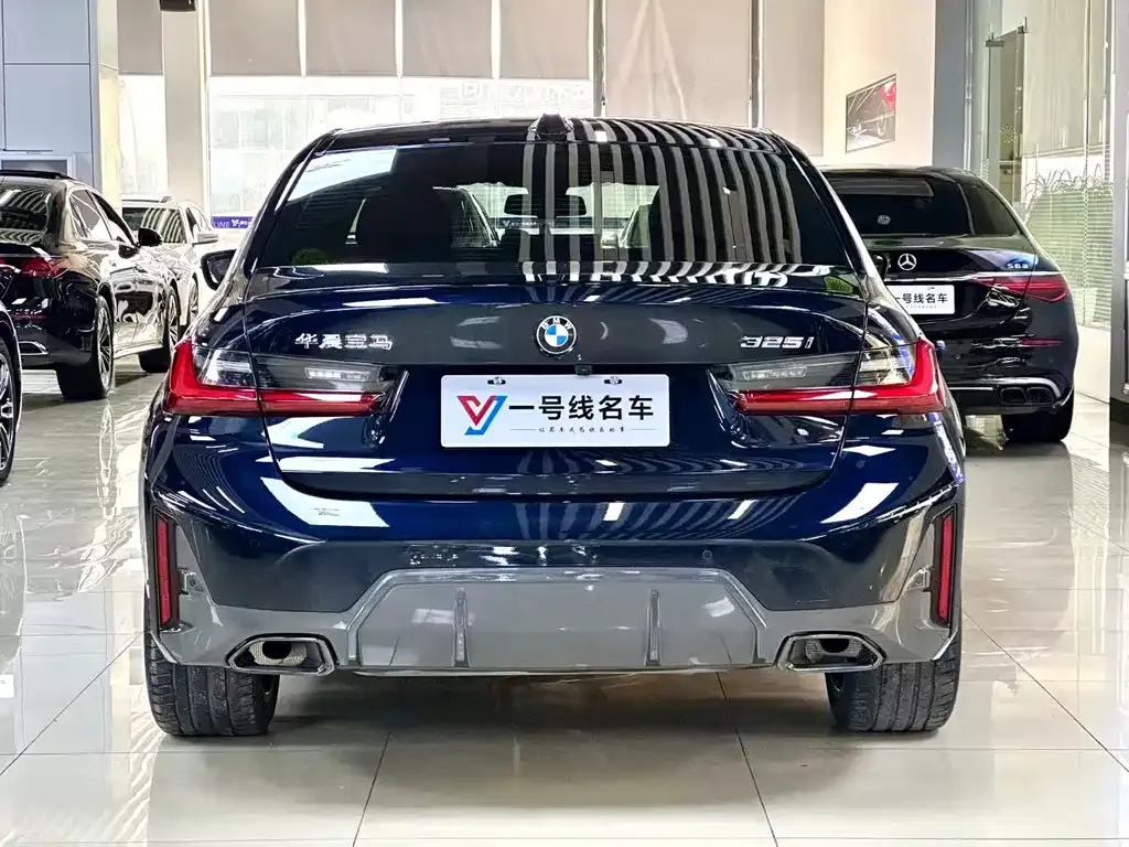 BMW 3 Series 2024 из CN, фото 10