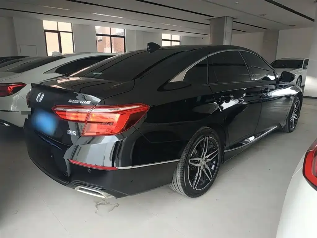 Honda Inspire 2023 из CN, фото 8