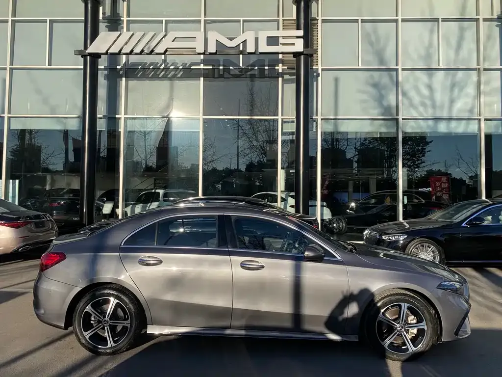 Mercedes-Benz A-Class 2023 из CN, фото 2