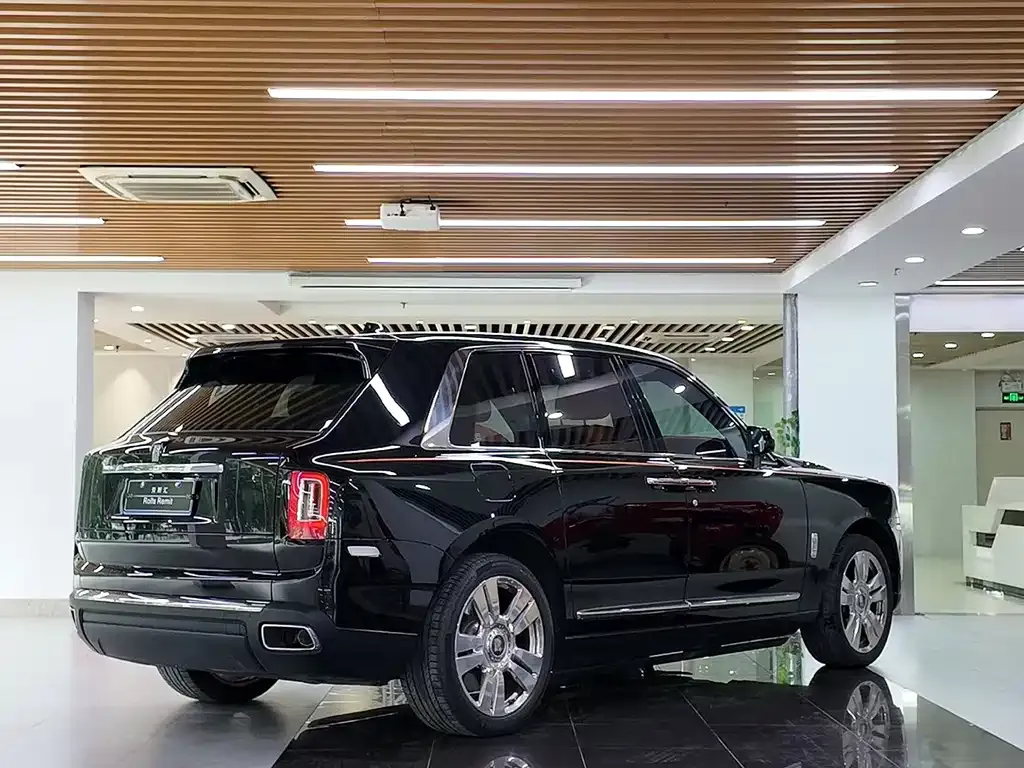 Rolls-Royce Cullinan 2024 из CN, фото 5