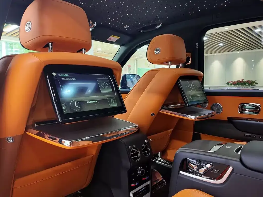 Rolls-Royce Cullinan 2024 из CN, фото 6